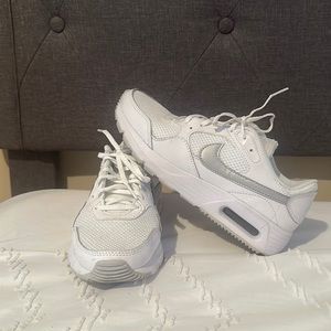 Airmax Nike barely worn.